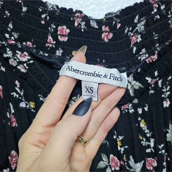 Abercrombie & Fitch Ditsy Floral Off Shoulder Floral Crochet Hem Romper Size XS - Picture 3 of 13